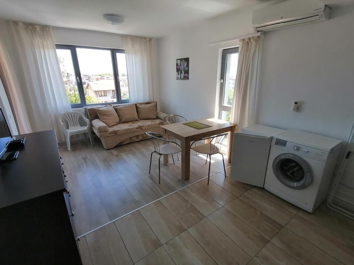 Zoleks Apartment Burgas Exteriör bild
